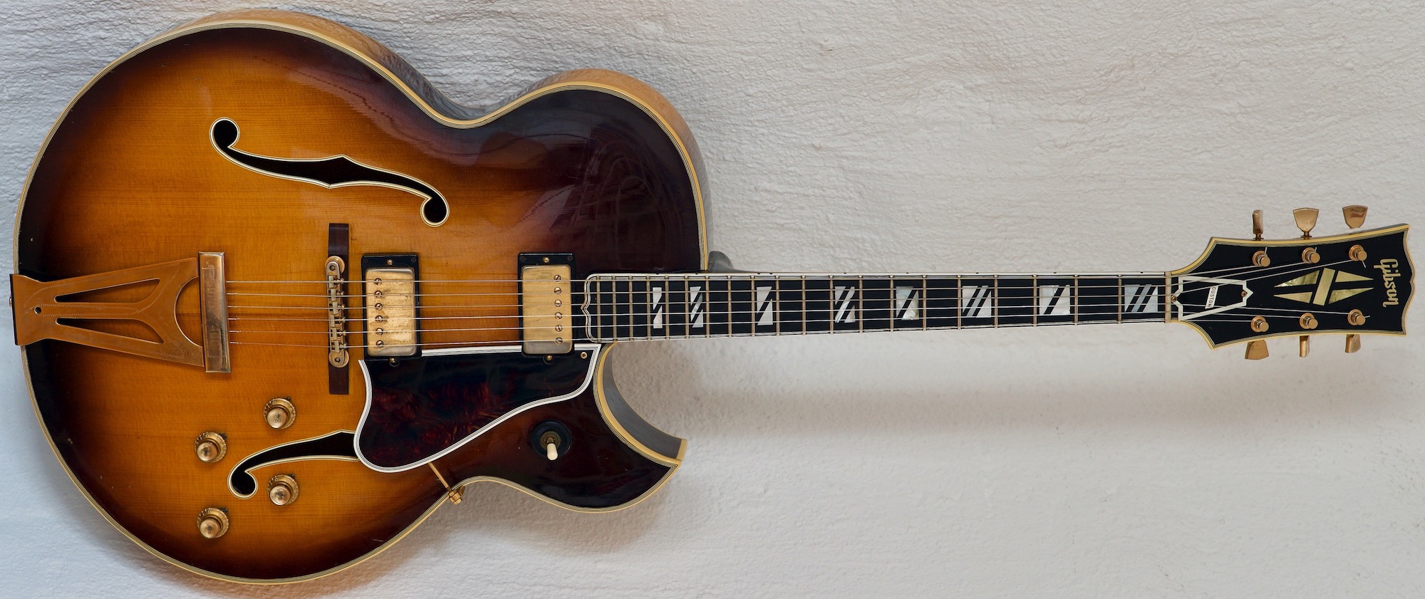 A Gibson Super 400 CES from 1967
